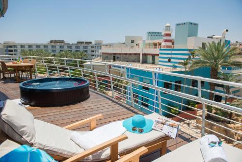 발코니/테라스, 클럽 호텔 에일랏 - 리조트, 컨벤션 앤 스파 (Club Hotel Eilat - Resort, Convention & Spa) in 엘리앗 시티 센터