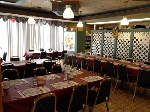 Restaurant, KC's Country Inn in Vars (ON)