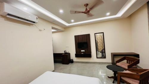 Sitavitka Hotels and Resorts in Siwan