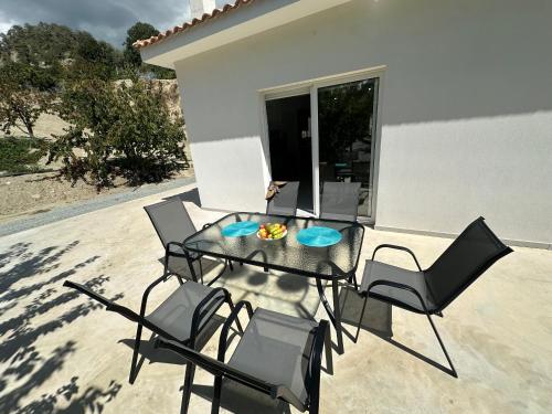 Home in the Hills in 阿格羅斯