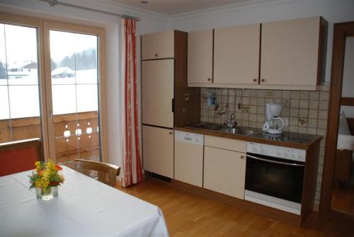 ห้องครัว, Landhaus Gertrude Eder in กรีเบิน