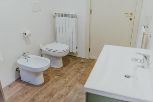 Bathroom, Il Casale Bedrooms in Posta Fibreno