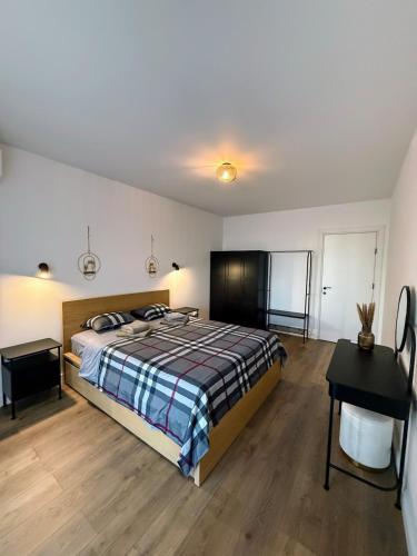 Modern 2 Bedroom - 2 Baths - Private Garage Free in Center, Sofia (Foto 9)