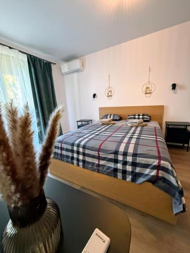 Modern 2 Bedroom - 2 Baths - Private Garage Free in Center, Sofia (Foto 7)