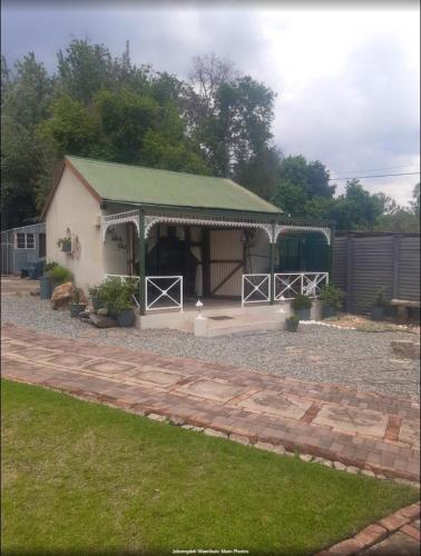 Die Waenhuis, Parys