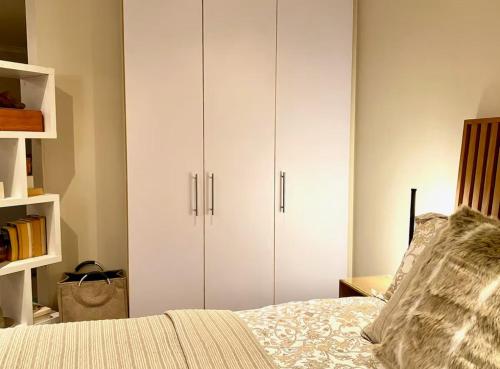 Treetops Studio near Rhodes Emlékmű