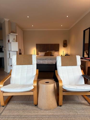 Treetops Studio near Rhodes Emlékmű