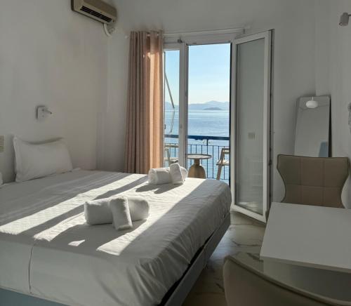 Hotel Avra in เอไจนา