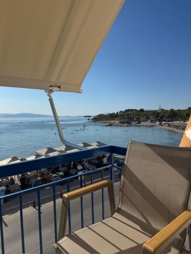 ทัศนียภาพ, Hotel Avra in เอไจนา