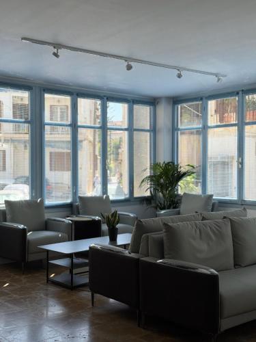 ล็อบบี้, Hotel Avra in เอไจนา