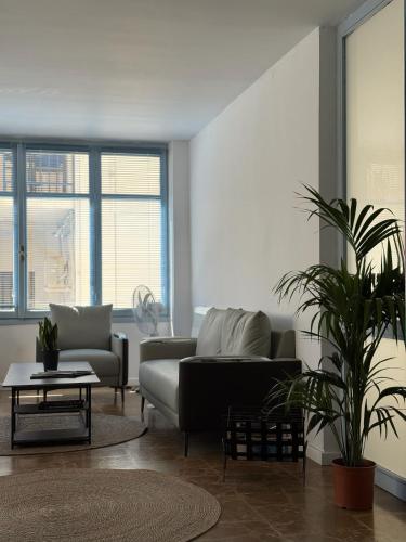 ล็อบบี้, Hotel Avra in เอไจนา