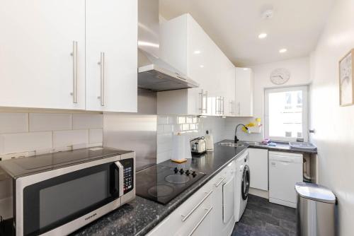 Modern 2 Bed Apartment Near City Centre with Free Parking, Edinburgh (photo 8)