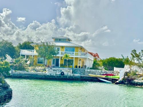 Waterfront 2-BR Home in Providenciales, Providenciales