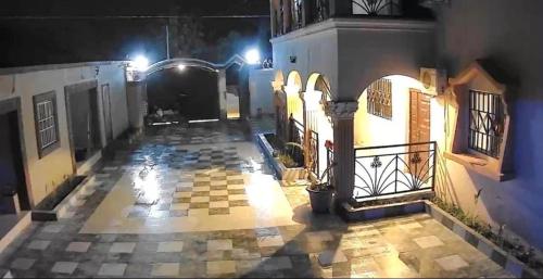 Cutting Edge Guest House in Kunkujang Jattaya