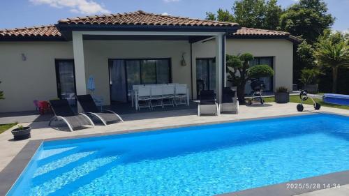Balkons/terase, Maison familiale avec piscine Lavillapalmyre in Albefeuille-Lagarde