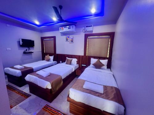 Hotel Pramod Park in อังคุล