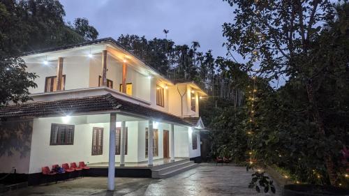 Lush Lagoon Homestay - image 4