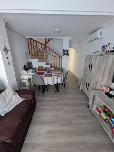 Modern 3 Bed House with shared pool in Los Alcazares, Лос-Алькасарес