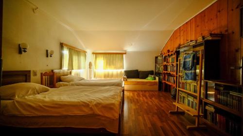 2 twin beds