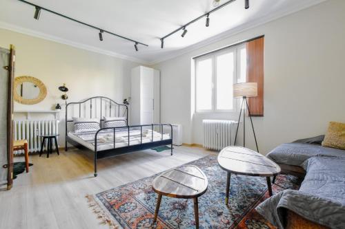 Cozy 2BD Flat in Sofia Center with AC & Balcony by Flat Mаnager, Sofia (Foto 5)