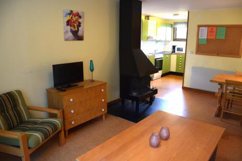 Shared lounge/TV area, Ekesberget Stugby stuga 15 in Framnäs
