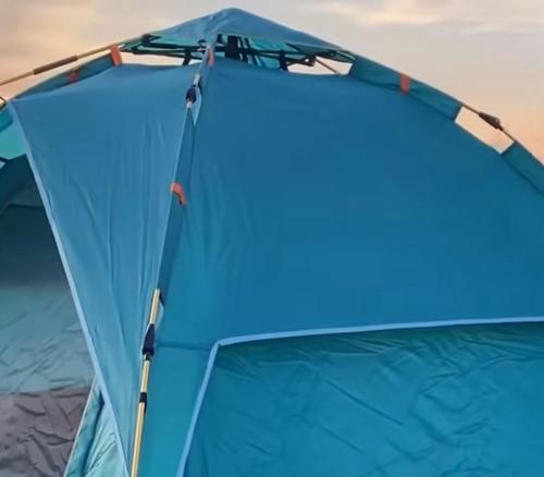 Princ Tents in イーベ エ ポシュメ