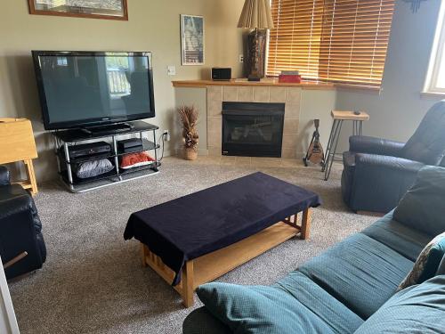 Forest Park Townhome HTJM - image 2