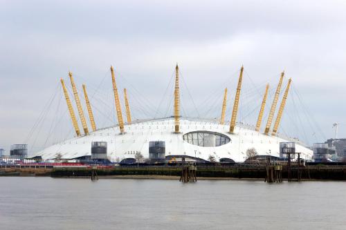 North Greenwich 3 bedroom flat, London (photo 2)