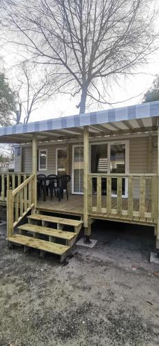 WOW Holidays - 8 Person, 5 Star Mobile-Home with Terrace, Gastes