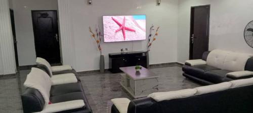 Stunning spacious 4 bed house with swimming pool in Ota