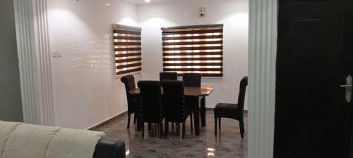 Stunning spacious 4 bed house with swimming pool in Ota