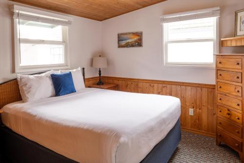 Carmel Fireplace Inn - image 4