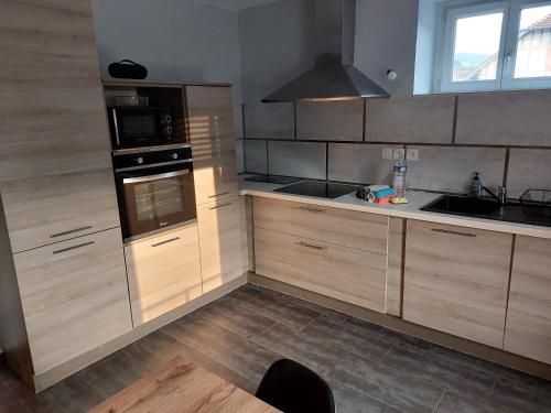 Konyha, La Petite-Raon - Appartement complet - Quartier calme in Senones