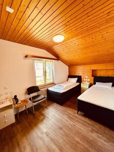 Dreibettzimmer mit eigenem Bad und Seeblick in Heiden AR, Schweiz