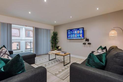 Spacious City Centre 2 Beds 2 baths Sleeps 10