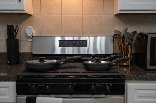 Elegant NYC View Stay Park Free 6 beds Sleep 8 in Χάρρισον