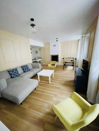 Charmante Maison de Village gîte à louer Les Nantiers