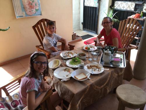 Food and beverages, Daffon Guest House in Negombo