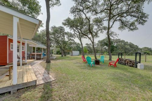 Cool Mornings, Crackling Fires, Monster Catfish!! in โคลัมบัส (TX)