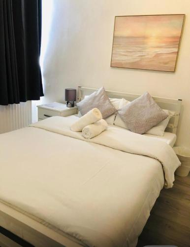 property near by Limehouse London, Londyn