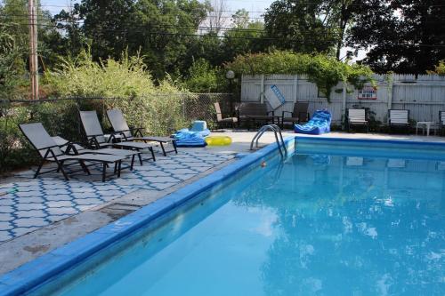Yankee Trail Motel 2