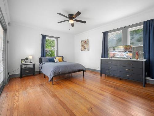 private home eight minutes from the city in San Antonio International Airport