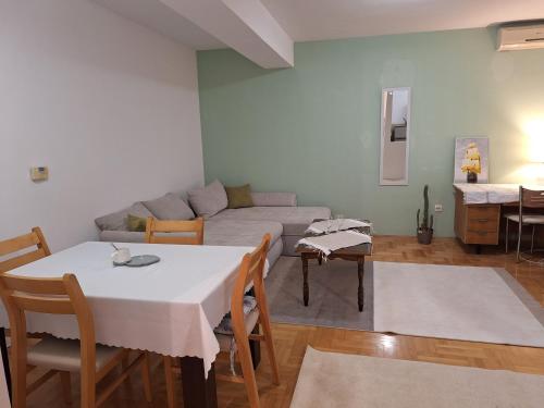 Daniels apartment, Skopje