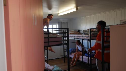 1 bunk bed