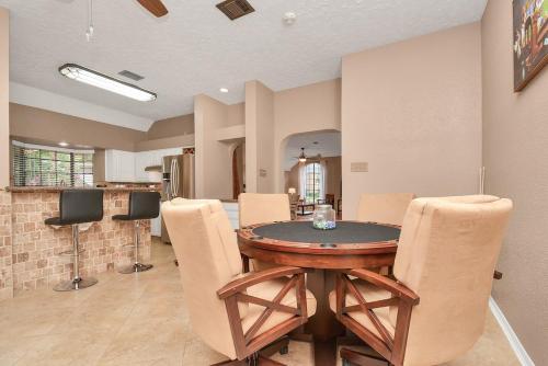 Entire Home Minutes From NASA, with Pool in Clear Lake