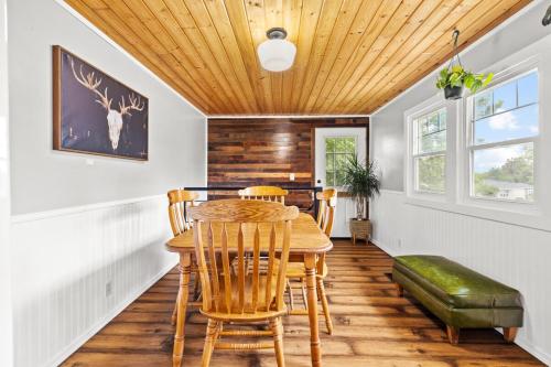 . Fishing & Work-Friendly In A Prime Location