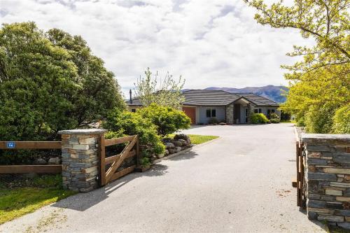 Relaxing Rural Retreat - Stargaze or Soak Up the Sun in Luggate