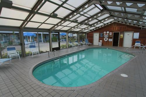 泳池, 水手度假酒店 (Mariner Resort) in 奧甘奎特 (ME)