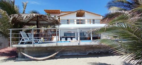 casas de playa canoas de Punta Sal