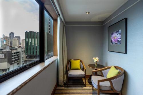 room detail thumbnail 1